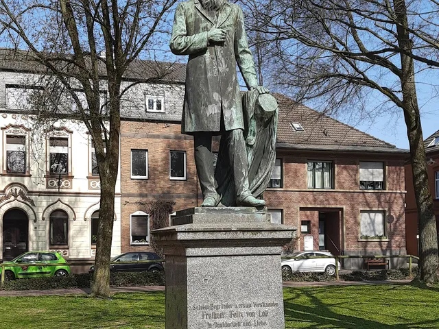 Denkmal für Freiherrn Felix von Loe