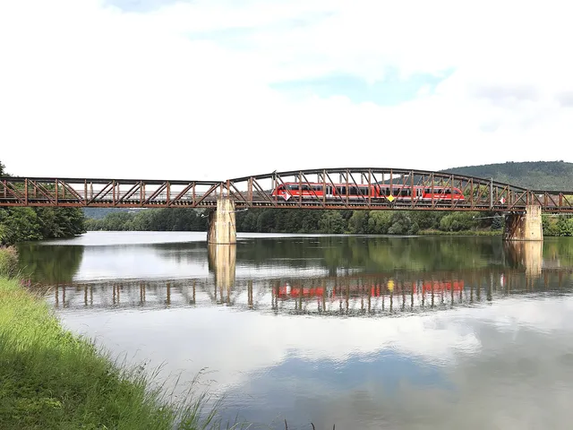 Eisenbahnbrücke über den Main